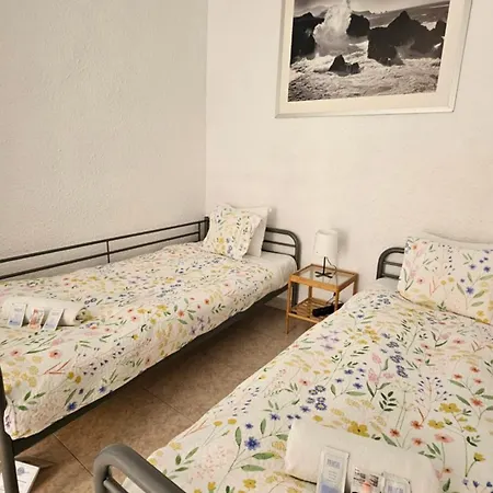 Youth - And Basic Drassanes بيت ضيافة برشلونة