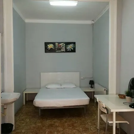 Youth - And Basic Drassanes بيت ضيافة برشلونة