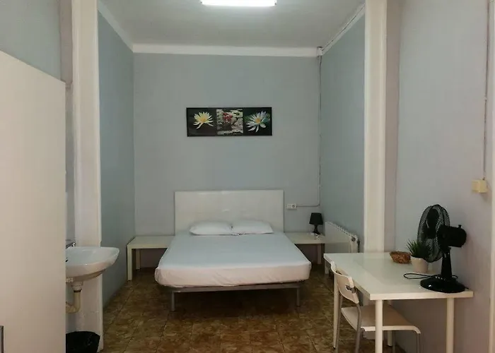 Youth - And Basic Drassanes Guest house Barcelona